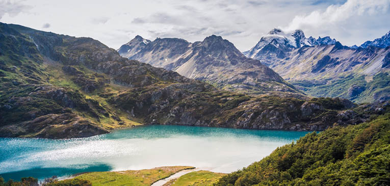https://do1pouckcwxot.cloudfront.net/argentina/uploads/2018/12/03154220/ushuaia.jpg